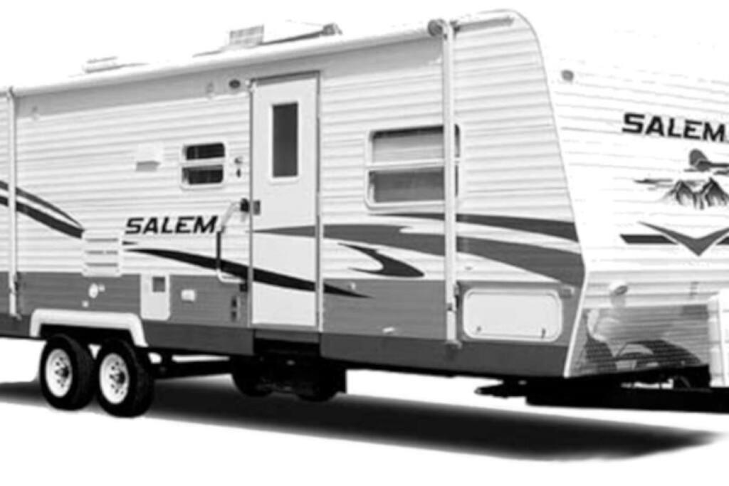 Ramblin Rose Camper - Theater - Hot-tub - Fire Pit Ferienhaus